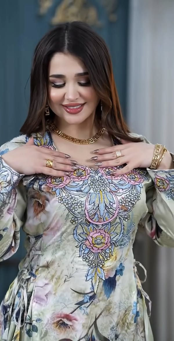 بضاعة العيد وصلت🌙✨

#مخور_حرير_اندنوسي

مخور حرير اندنوسي شغل تطريز وستراس صدر وردن ٤.٥ متر مع شال نفس الشغل  خامة تجنن✨

السعر نار ٢٥ الف🔥🔥

العنوان : الدجيل - حي الزهراء - شارع المعهد قرب اعدادية شهداء الدجيل 
يوجد خدمة توصيل🚗 داخل الدجيل ١٠٠٠ دينار
.
يوجد توصيل سريع للكل محافظات العراق ٣٠٠٠ الف 🚚خلال يوم واحد 🚀
للحجز والاستفسار مراسلة الصفحة 
او عن طريق الواتساب

***********

#اقمشة_حجي_صالح_الكلابي #البسه  #الشورجة #موسم2026
