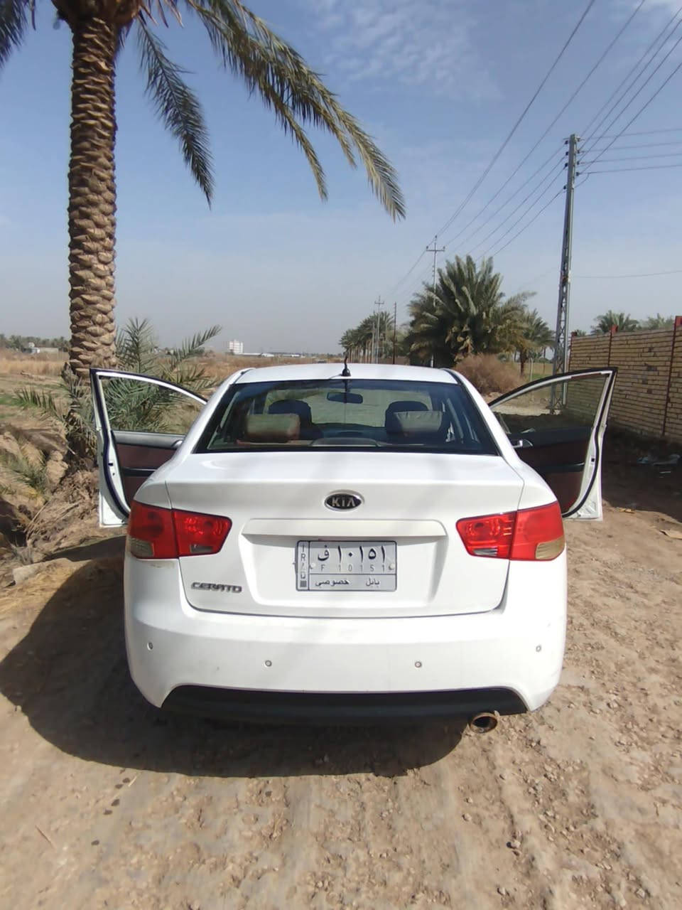 سلام عليكم سيراتو موديل ٢٠١٠ لون ابيض رقم بابل 
  ***********
