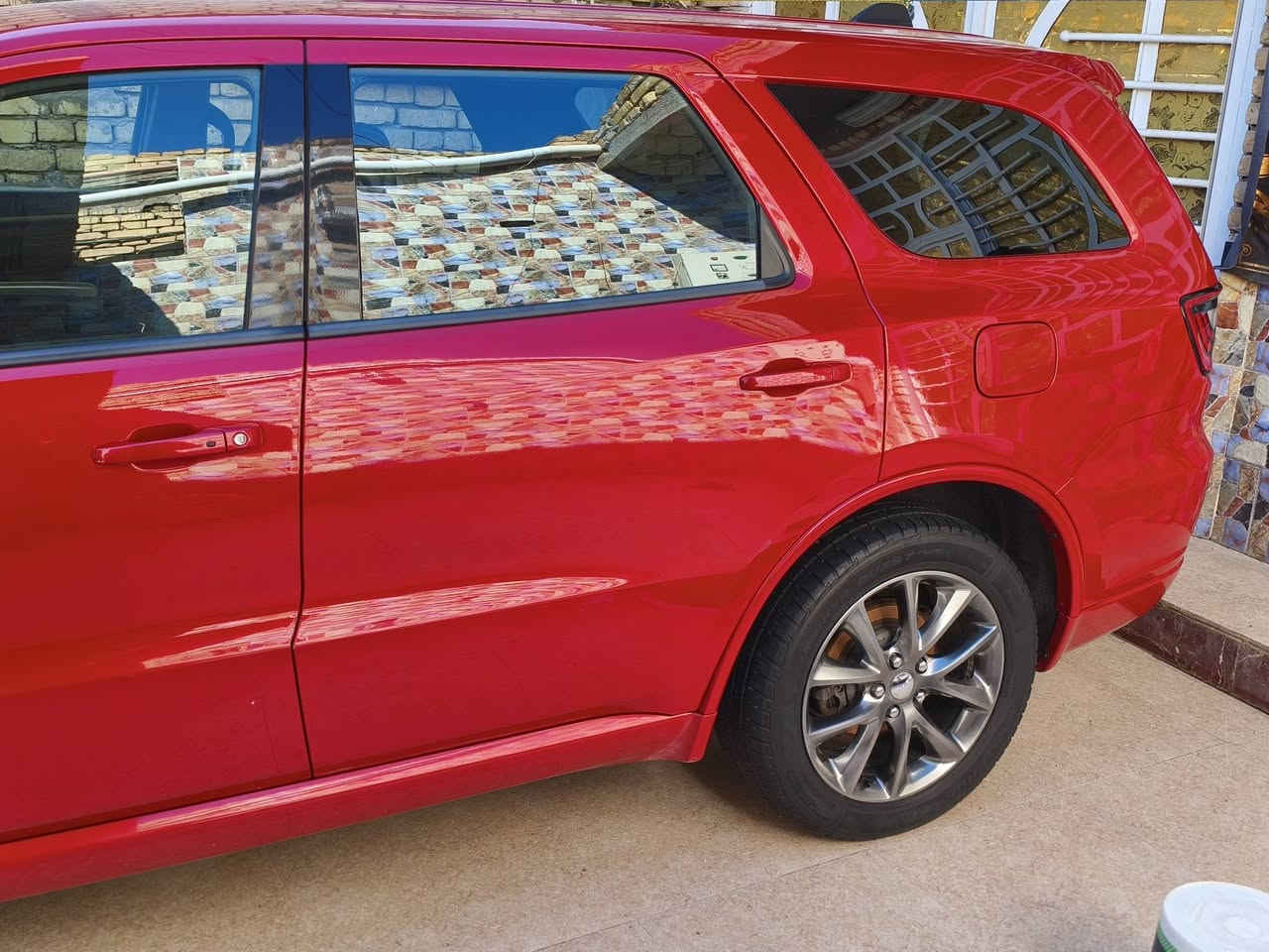 السلام عليكم 🚨دورنكو 

موديل:2023– اللون: ماروني مميز

المحرك: 3600– وارد كندي

🔹 الحالة: 

السيارة نظيفة جدًا وبدون أي نقص.

💎 المواصفات:

تشغيل بصمة + بصمة أبواب

كشنات جلد

شفتات

شاشة كبيرة مع نظام ملاحة وخرائط

وضعيات قيادة (Eco / Sport)

تبريد 3 مناطق

تشغيل عن بعد

دفع رباعي (4x4)

حساسات خلفية + مانع انزل

📍

📞 للتواصل: ***********

السعر راسلني واتساب كارفاكس وتقرر وكل تفاصيل واتساب
