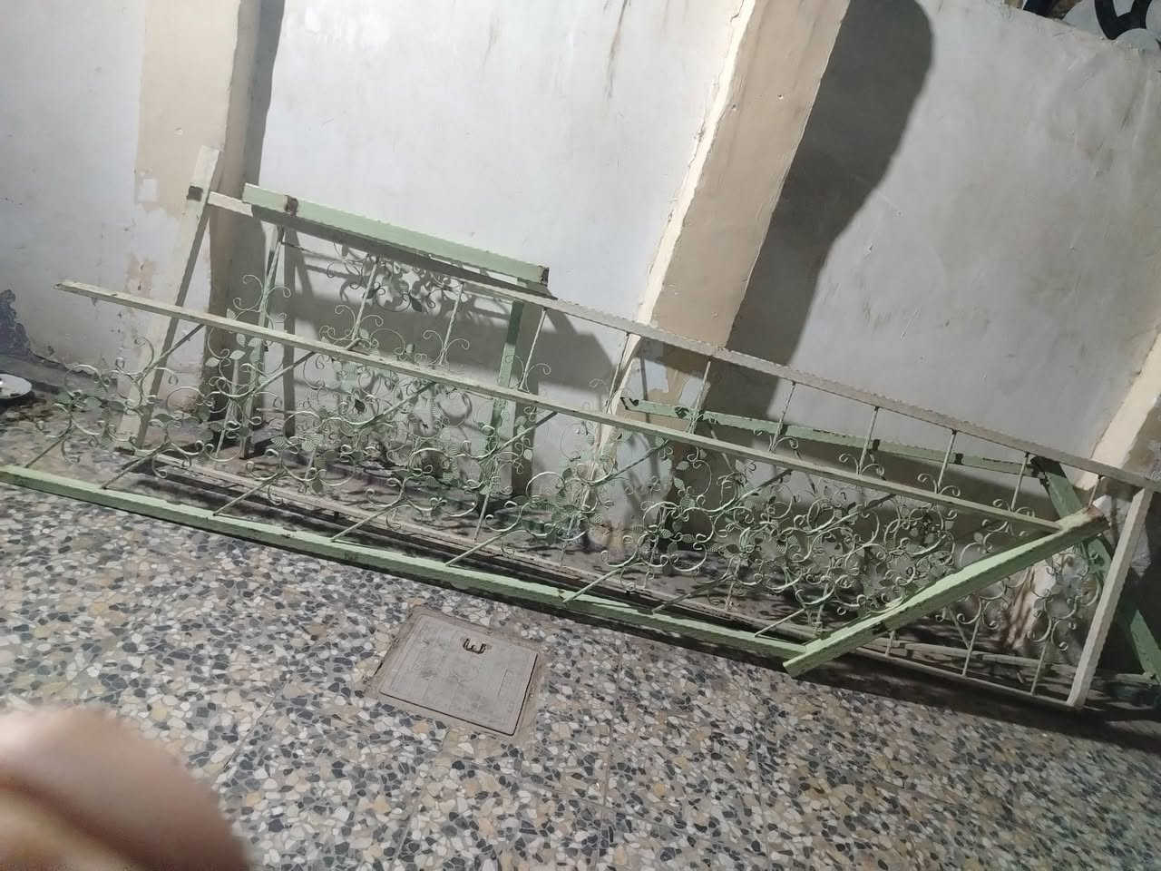 محجر درج للبيع 200وبي مجال مكلفه بالنشر اليريده يتصل ع الرقم ***********
