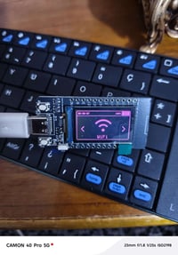 شاشات • ١٠ قطع • جديد غير مستخدم