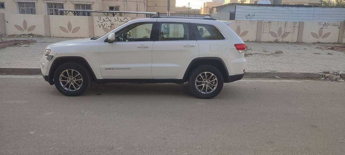 جيب لاريدو 2014 خليجي ماشية 170 بيها رصعات وحادث جاملغ بارد وبنيد يحتاج صبغ مكانها بغداد حي الحسين السعر 22  وبيها مجال للأتصال /***********
