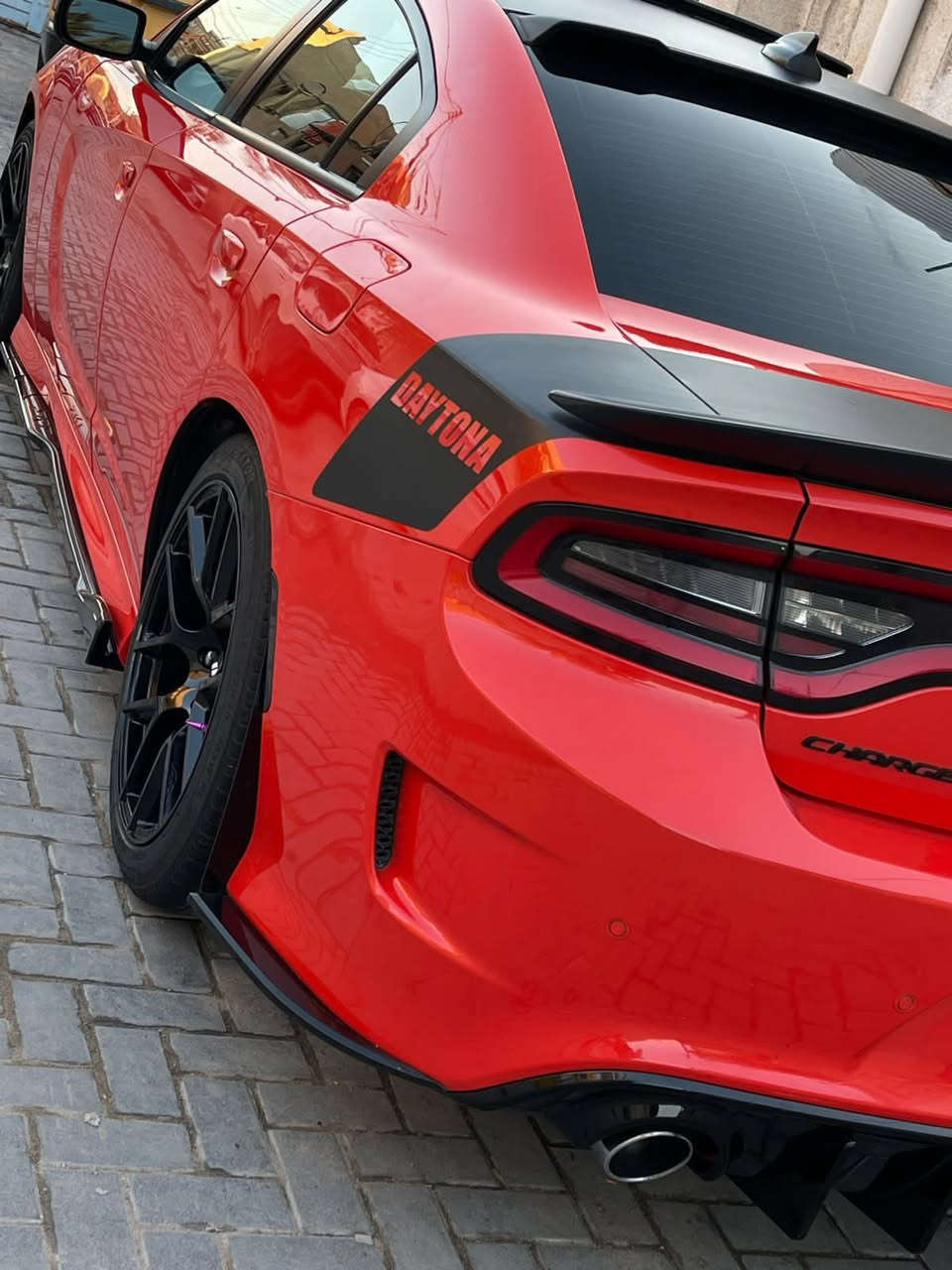 دوج جارجر دايتونا فول مواصفات
بيهه جاملغ و بنيد تبديل مع حافه باب الصدر صبغ و الباب كلير فقط 
الموديل 22 اصل 18 
المحرك 5.700 8V
السياره جديده 
رقم بصره حره باقيه ع استلام سنويه و رقم 
المواصفات:
نسخه دايتونا 
•نقطه عمياء
•حساسات خلفيه 
•شاشه كبيره زئبقيه
•ويل دايتونا اصلي بلادي
•فتحه سقف (سلايت)
•قماره  اسود بلادي 
مع شعار صندوق دايتونا 
•مقاعد رياضه مع جلد الفاخر 
وشعار دايتونا بالمقاعد
•المقاعد الاماميه كهربائيه
•ذاكره خزن وضعيات الجلوس
(ميموري)
•المقاعد الاماميه تدفئه وتبريد
•المقاعد الخلفيه تدفئه
•ستيرن كهربائي
•تدفئه ستيرن
•محدد سرعه
•كامره خلفيه
•تشغيل عن بعد
•مرايا متحسسه الاضاءه العاليه
• شفتات ستيرن

• دخول ذكي (بصمه)
• ⁠السعررر 185 بيهه مجال قليل لحد يخابرني يكلي شبيهه 
• ⁠
الاتصال 
***********
