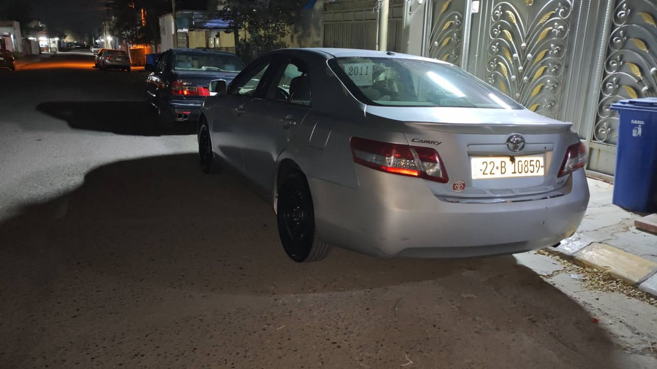 السلام عليكم 
كامري للبيع موديل 2011
السيارة نظيفة لون سلفر
محرك 4 /2500
السعر 125 ورقة و بيها مجال 
للاستفسار ***********
