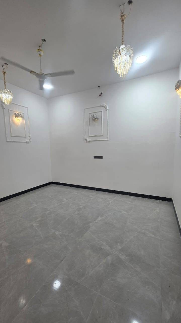 ألسلام عليكم ورحمه ألله وبركاته
اللاستفسار ***********

توفر دار سكن للبيع
المساحه 160م
بناء حديث وشقل درجه أولى
فارغ جاهز للسكن 
مجمع متكامل منطقه هدوء ومرتبه
على شارع 12 متر
جميع الخدمات متوفره
ماء 🚰 + كهرباء + مجاري
مدارس كلشي قريب عليك

محتويات البيت ⬇️
كراج
دوانيه
صاله
غرف نوم 2
مطبخ
صحيات خارجي + داخلي

نوع العقار : طابو ملك صرف زراعي عراقي سند 25
العنوان البصره أبي الخصيب
طريق سيد حامد قرب مدينة 🌇 لاندلس 

السعر 85 مليون وبي مجال
اللاستفسار *********** صادق
