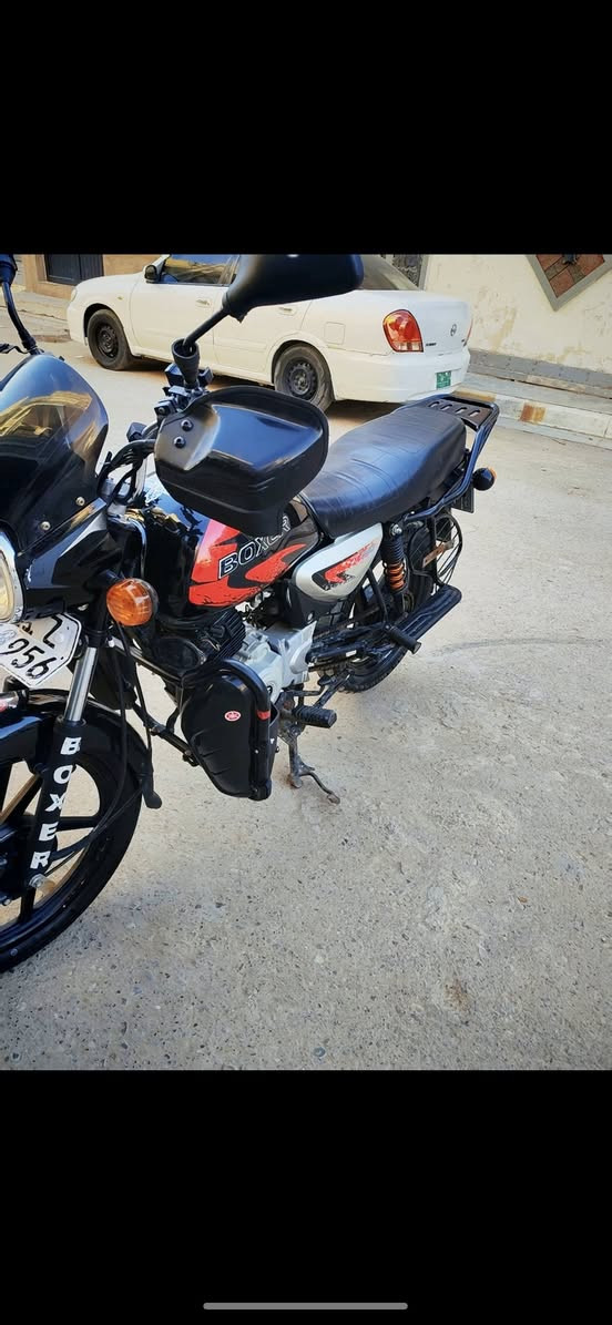 بوكسر موديل 2022 رقم و سنويه بغداد انكليزي بأسمي تحويل مباشر
الدراجه كامله ما نقصها برغي عليها ادامه كامله 
ويل خلفي امامي 
تاير خلفي و امامي 
بنزات جدد 
زنجيل جديد 
فلاتر جدد 
باتري جديد
بلك جديد
دهن يورال جديد 
كوبلن جديد 
كويل جديد 
الدراجه عليها ادامه كامله راجعه كلها شركه  
المحرك مبدل بوشه و بستم و ولفات كلهن شركه ليبل وردي يم دكان سليم 
 وصينيه الزنجيل هم موجوده 
الدراجه استعمال شخصي و كلش قليل اطلع بيها 
بيها نقص واحد فلتر مال صالنصه طاك يطلع صوت بالصالنصه تريد ننزل من سعر الدراجه فلوس تصليح الصالنصه او انطيك صالنصه رياضي جديده بكيفك 
السعر 1750 
مكاني بغداد دوره 
رقمي ***********
