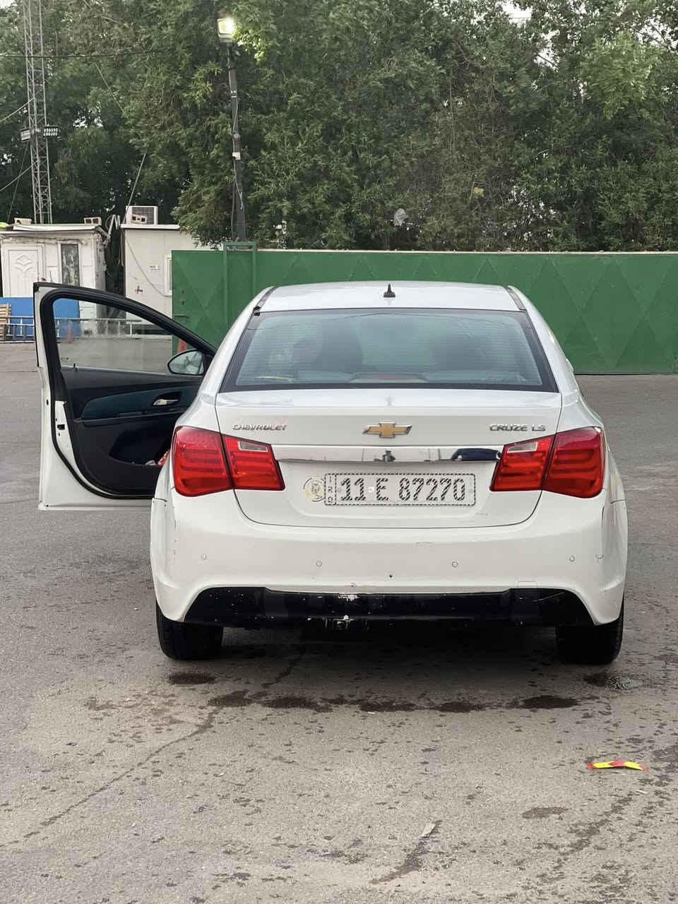 السلام عليكم شوفو كروز 2012خليجي بيها جاملغات ثنين  بس صبغ سونر موجود وصارت عندي عته بلكير من نمره 1لي 2
محرك مكفول تبريد ثلج رقم بغداد انكليزي هزه جديده مكاني بغداد سعر 75 ورقه 
رقمي ***********
