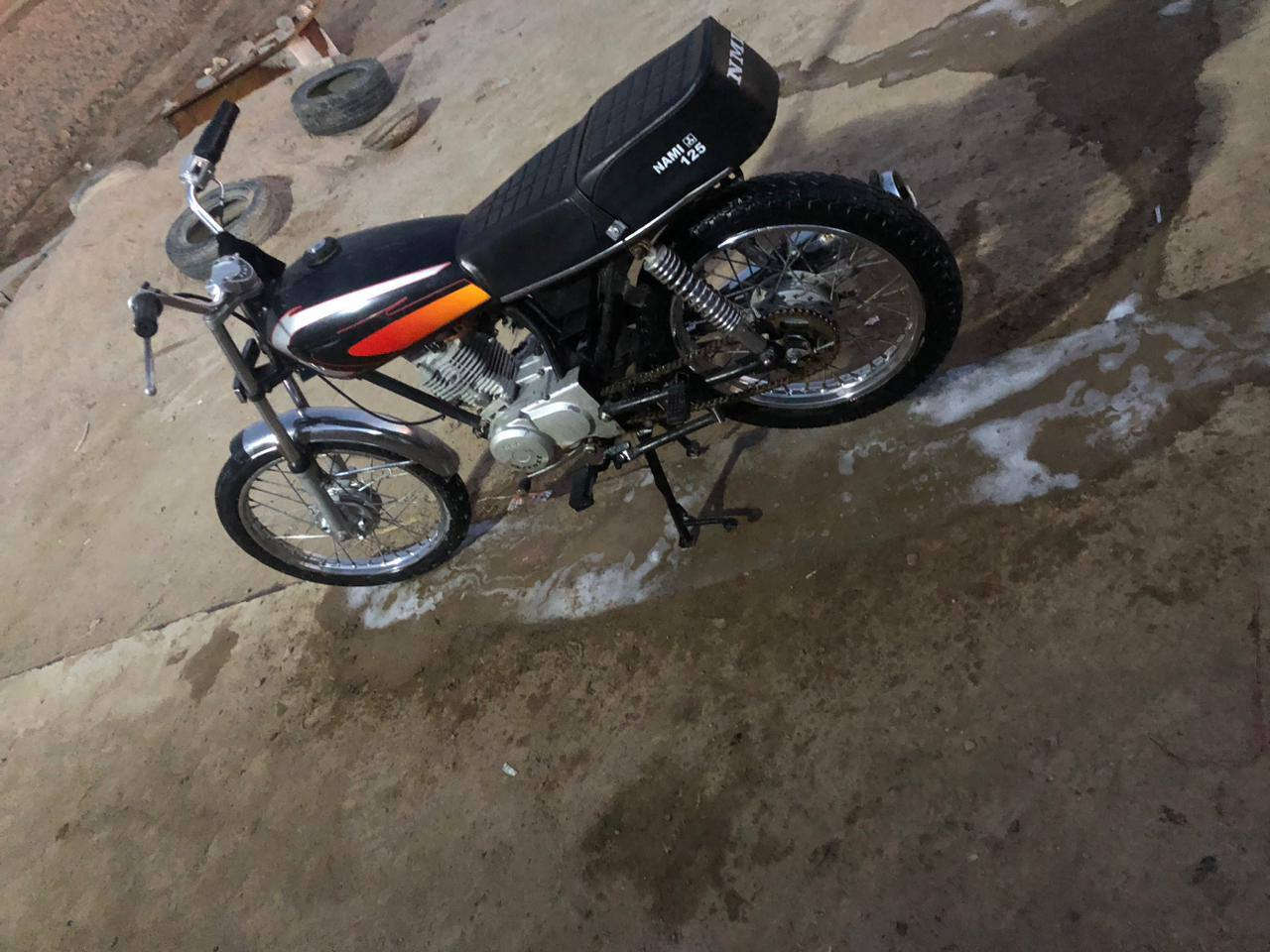 السلام عليكم دراجه لابيع شاصي 21 تعميره 24اورق محرك ابدل بوشه فقط السعر 550 مكان شطره 
موبايل ***********
