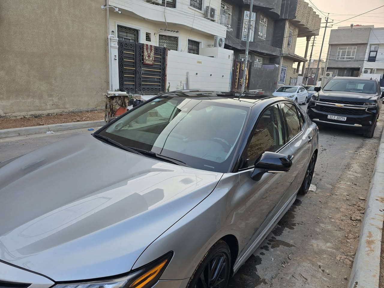 ‏2024 𝐓𝐎𝐘𝐎𝐓𝐀 𝐂𝐀𝐌𝐑𝐘
تويوتا كامري (XSE) تو كلر 
اللون : سلفر
عداد المسافة :24 الف
حجم المحرك : 2.5L ( 4.سلندر )
المواصفات : 𝐗𝐒𝐄 AWD
حساسات امامي خلفي
اربع كامرات  360°
بنوراما
ابواب  بصمة
بصمه تشغيل
تبريد قطعتين
شاشه عرض على الزجاج الامامي
تشغيل عن بعد (𝐑𝐄𝐌𝐎𝐓𝐄 𝐒𝐓𝐀𝐑𝐓)
شاشة  كبير
ويل 19 
هاند بريك بصمة
اوتو هولد (𝐀𝐔𝐓𝐎 𝐇𝐎𝐋𝐃)
اوتو ستارت (𝐀𝐔𝐓𝐎 𝐒𝐓𝐀𝐑𝐓)
اوتو ستوب (𝐀𝐔𝐓𝐎 𝐒𝐓𝐎𝐏)
رادار امامي (تحديد مسار)
‏‎رادار جانبي (نقاط عمياء)
مانع انزلاق+𝐀𝐁𝐒
3 انظمة قياده (𝐄𝐂𝐎) (𝐍𝐎𝐑𝐌𝐀𝐋)(𝐒𝐏𝐎𝐑𝐓) شفتات استيرن
كشنات جلد احمر 
تحكم كشنات كهربائي
تدفئه تبريد كشنات
لايتات (𝐋𝐄𝐃) عدسة زينون
كشافات 
ترحيب بلادي بالدواسات 
اضائه ترحيب داخلي عند الاقتراب من السياره
شاحن وايرلس
مثبت سرعه تفاعلي قيادة اليه 
رقم بغداد مميز 55110
حادث السياره جاملغ خلفي وصندوق موضح بالصور
نقص السياره فقط ربط الرادار الخلفي والحساسات الخلفيه موجودات اصلي وكاله
مكان السياره كربلاء - بغداد
ملاحظه : الستيرن لايباع مع السياره السعر250 وبي مجال للاستفسار ***********
