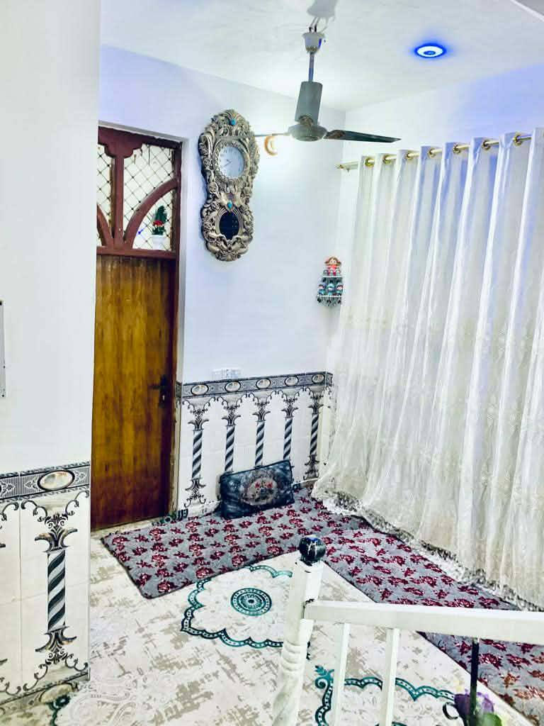 مكلف بالنشر 
مشتمل للبيع حي الناصرية واجهه 12م واقع حال 135م 
قرب مدرسة زلفى متوفر ومجاري وتبليط 
مطلوب مبادرة 
السعر والاستفسار الاتصال 
***********
