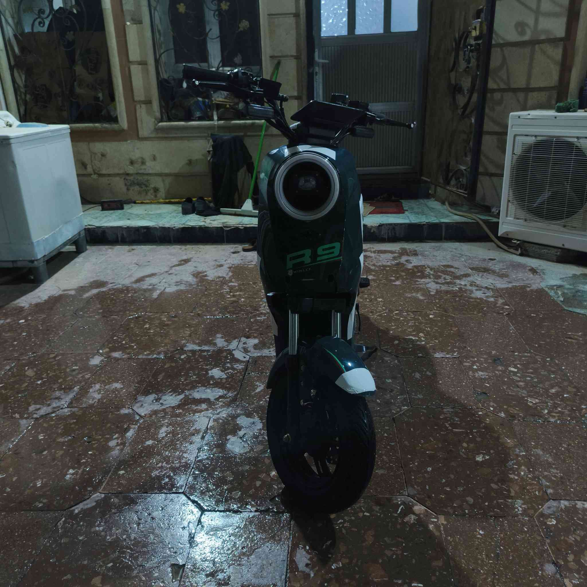 دراجه ار9 لبيع دراجه نضيفه ما صاله هواي من خذته دراجه شلعه وقويه خمس بطاريات كبار بيه رجوع إله الخلف السعر 450 وبيه مجال لشري مكان ناصريه مركز تواصل عله الرقم ***********
