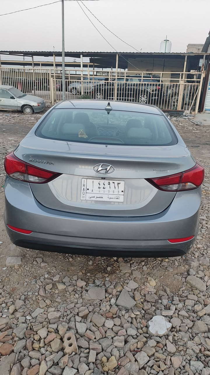 السلام عليكم انترا 15 امريكي فقط بنيد بدون داخل السياره على وضع الشركه ماشيه 93 حقيقي فول عده الفتحه كير ومكينه بلاد مامفتوحه  بسمي مكاني ديوانيه السعر 116 وبيها مجال للشراي سنويه ماصاقطه للاستفسار *********** او***********
