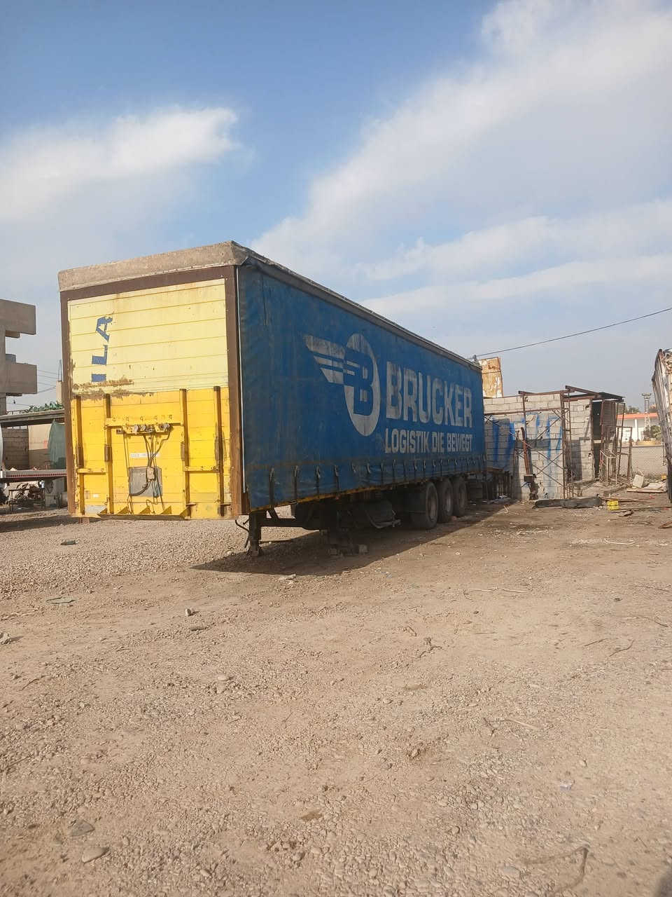 عربانةفصخ وربط
تخم تاير جديد
عربانة جاهزة للشغل
اليعر 65 ورقة
العنوان دوز 
للتواصل ***********
