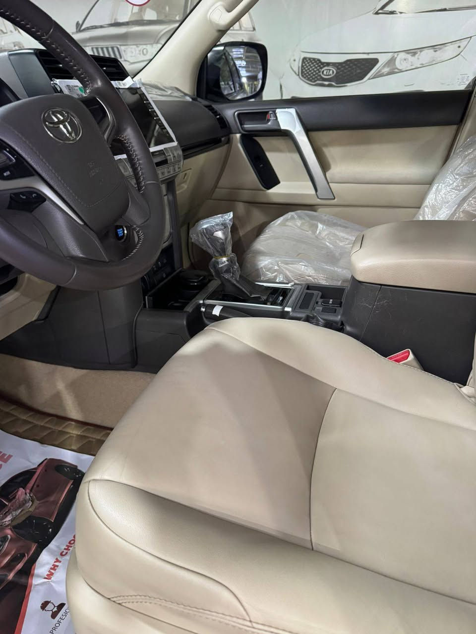 السلام عليكم 
تيوتيا برادو
موديل:2021
فئه : txs midnigh  
السيارة اربيل 
تحويل مباشر  
ماشية :42  الف كم
6 سلندر 
كشن كهرباء
زراكات 
المقاعد جلد 
مرايات شفط
 مكان سيارة بغداد زيونة 
رقمي ***********
