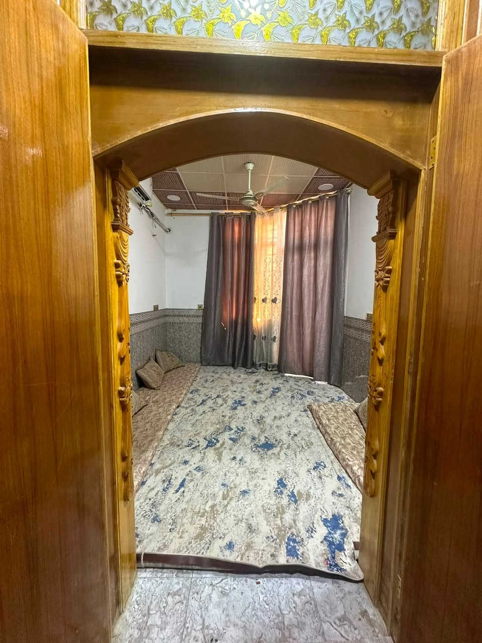 دار للبيع في كربلاء حي القدس المساحة ١٠٠ م٢ ملك صرف بسمي
طابق و نصف غرفتين نوم وصالة ومطبخ واستقبال وصحيات داخلي وخارجي بناء ٢٠١٩ طابوق جمهوري  
للاستفسار أكثر يرجى الاتصال على الرقم ***********
