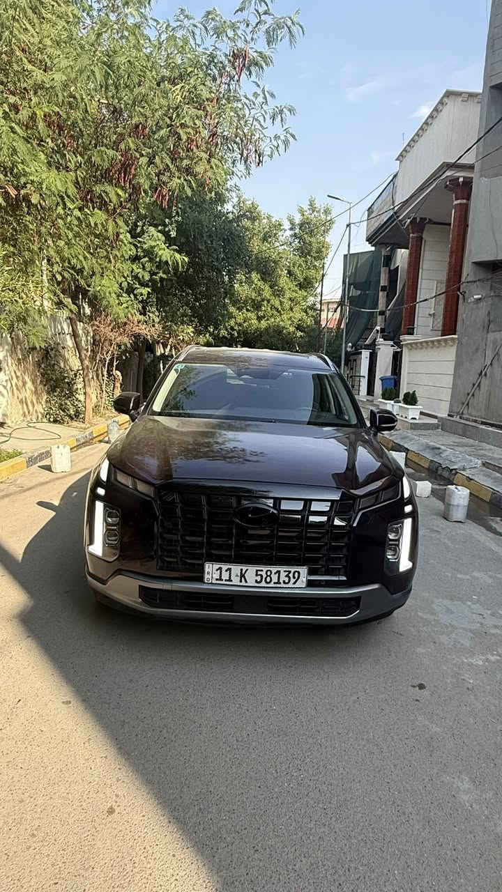 بلسايد 2024 وارد امريكي السياره ماشيه 4700كيلو لون ماروني 
موصفات 
1 فتحه واحده 
2 كشنات جلد 
3 كشنات اماميه تدفه تبريد 
4 كشنات خلفيه تدفه تبريد 
5 اوتو هولد 
6 كامره 360 
7 صندوك كهربائي 
8 شاشه دجتل 
9 بصمه تشغيل عن بعد 
10 مثبت سرعه 
11 توقف ذاتي رادار امامي 
12 توقف ذاتي رادار خلفي 
13 نقطعه عمياء جانبي 
وبعد موصفات البلسايد البقيه معروفه 
ضرر السياره بنيد +جاملغ السايق 
رقم السياره بغداد تحويل ثاني يوم 
سياره كامله من كلشي ما بيها اي نقص والسياره اخت الزيرو جديده 
السعر 260 وبيها مجال حك الجيه 
للتواصل ***********
