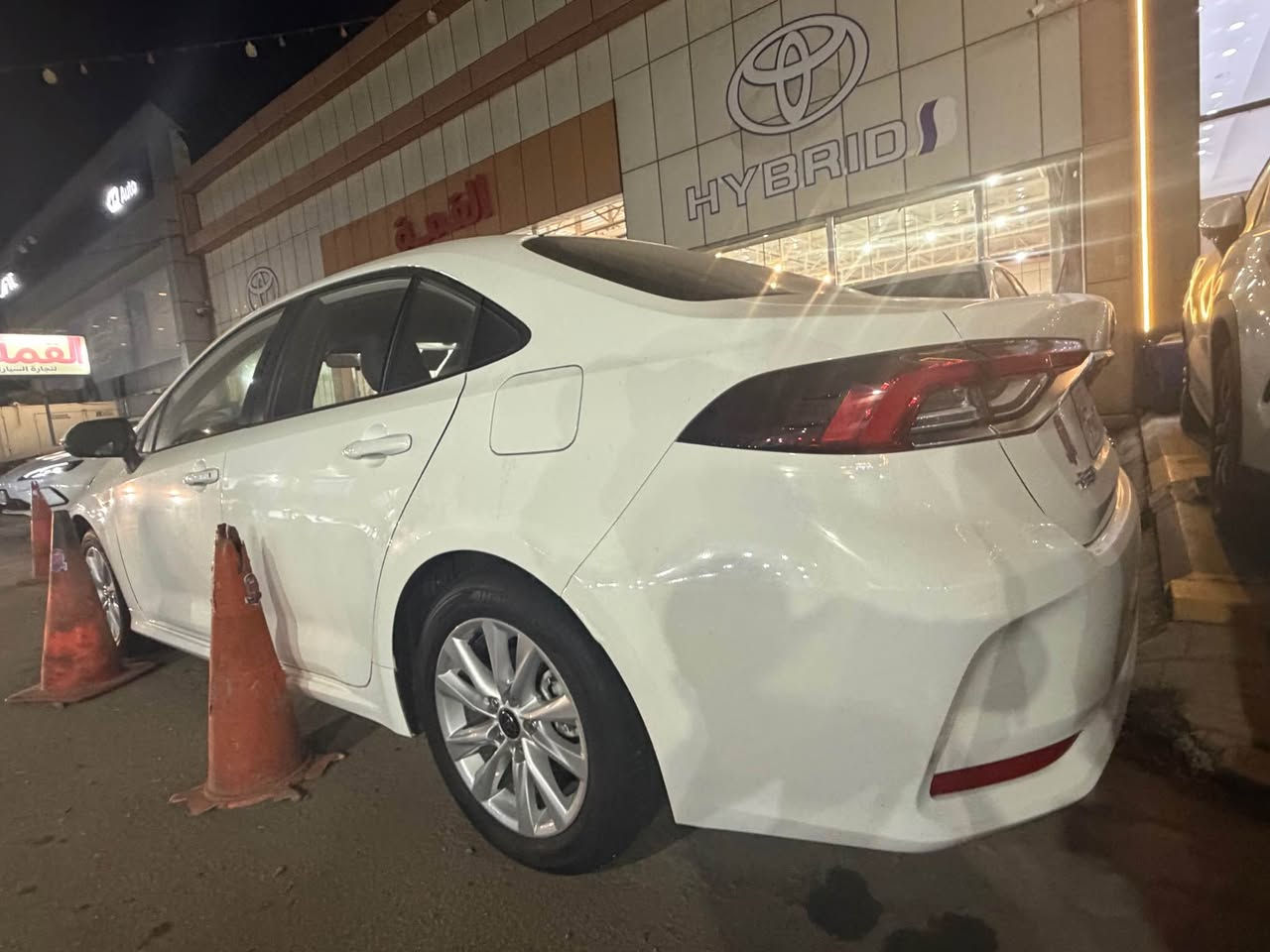 كورلا هايبرد موديل ٢٠٢٥ سياره فتحه بصمه ردار مرقم كامل لوحه وسنويه جاهزه ماشيه ٢ الف مكفول كفاله عامه من زلغ مكان بياع بغداد معروضه ١٦٦ وبيه مجال بسيط شراي يتصل رقمي *********** بغداد, العراق
