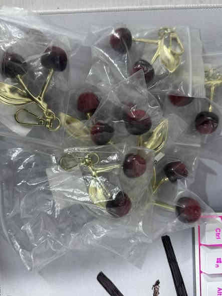 � شلعــة حقائب مميزة 🔥

 • هيرمز (10 قطع × 4 آلاف)
 • ديور (8 قطع × 3 آلاف)
 حقيبه miu miu  عدد 8 سعر 4الف
 • توت باك (11 قطعة × 2 آلاف)�ميدالية الكرز عدد 8 كلهن ب5 الف
المجموع 37 قطعة بسعر 123 الف

‪0786 165 0745‬
