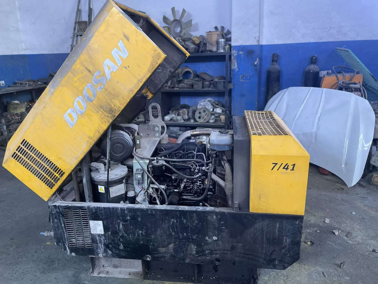 للبيع🖤🖤
كراج عامر للكمبريسرات
إعادة وتأهيل وتصليح الكمبريسرات بيع... شراء. .تأجير ...تصليح اربيل صناعه الجنوبيه قرب جامع القباء واتس اب= (*********** )
