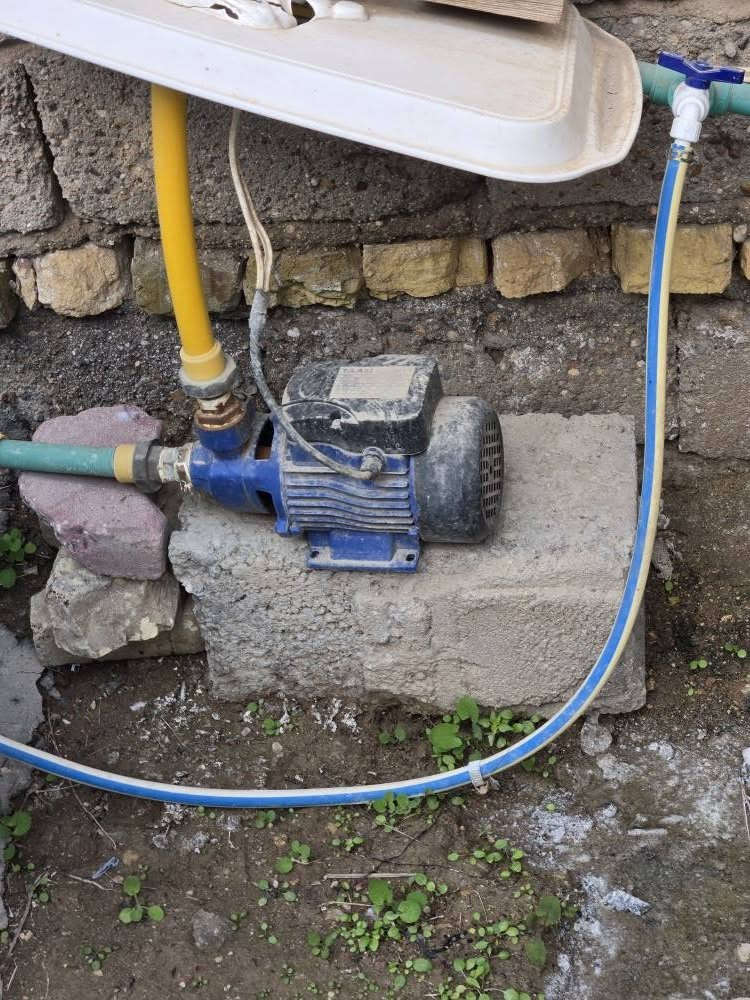 غراض للبيع رقمي ***********
الغراض كلهن شغالات شرط الفحص ماعدا الدراجه عطلانه 
عنواني المجر الكبير شارع الكراج القديم قرب حسينيه بيت مهودر
