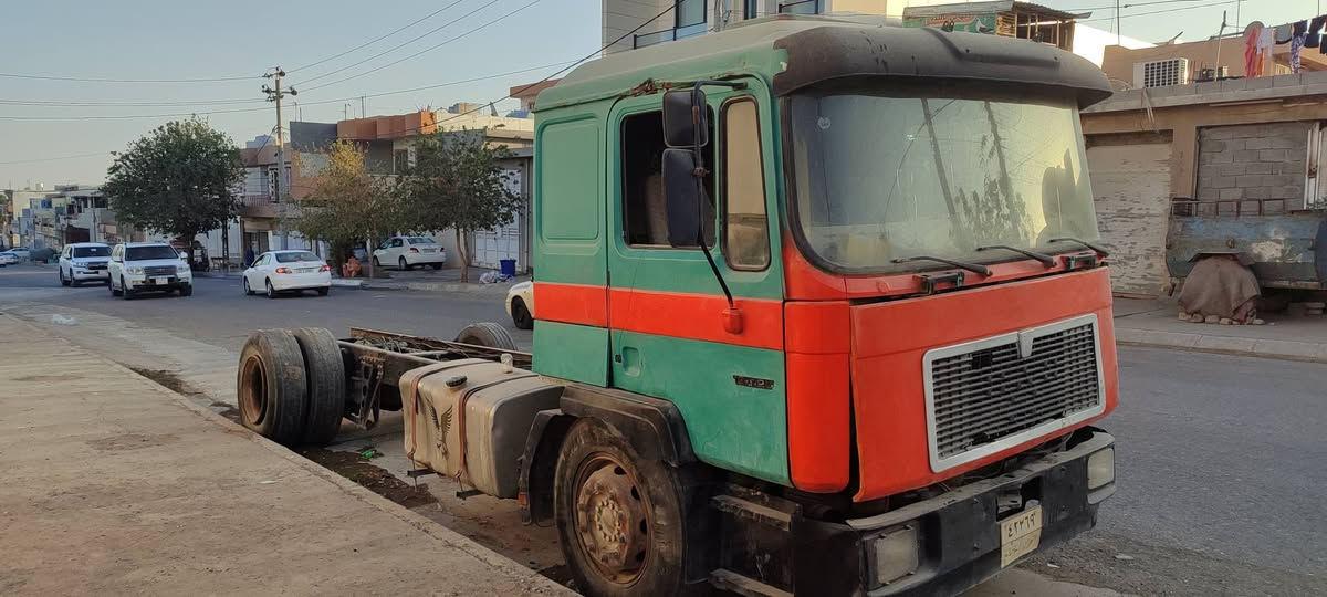 للبيع مان موديل 2000 محرك و كير بشرط رقم سليمانى  سعر 37  رقم موبايل ***********
