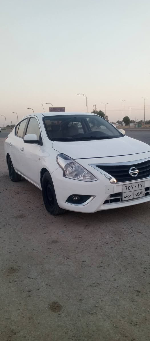 نيسان سني ٢٠٢١ هندي
بيها قطعتين صبغ 
مكينه كير حداديه جديده 
بأسم شركه وكاله تحويل 
السعر ٨٧
للاتصال ***********
مكان سياره حله
