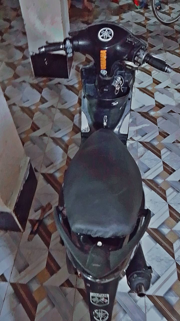 السلام عليكم شباب ماكس عدله للبيع  الدرجة نضيفه بيه صالنصه fm السعر خاص الاتصال المو شراي ليتصل ***********
