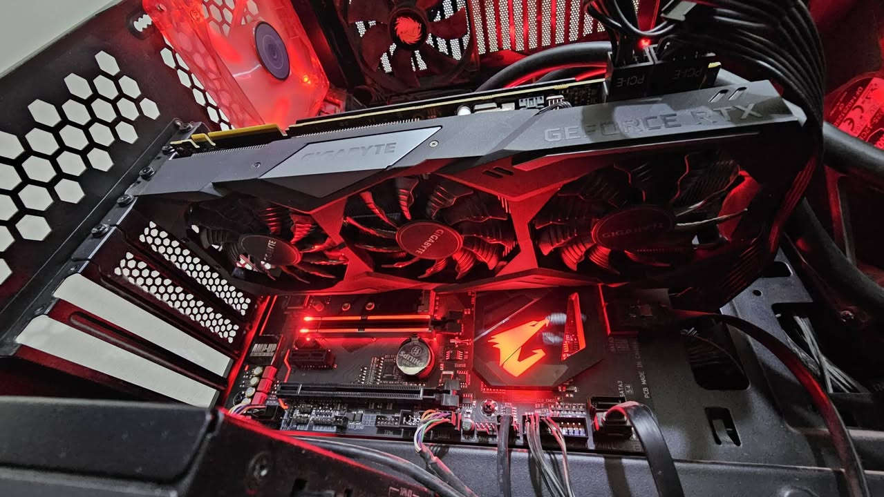 rtx 2070super gaming oc 3fan
intel 8600k 4.9ghz 6c
ram crucial 16 3200 2×8
gigabyte z370 ultra gaming
power fanteck shadow 750 80plus
cooling thermaltake water cooler 3.0 2fan
thermaltake case
storge m.2 250GB + hdd2TB +hdd150for backup
screen asus vg248 144hz 1080p 24 1ms +cable display port +cabel hdmi
الكراتين فقط كرت الشاشة والمذربورد موجودات مكاني بابل حلة 
شارع 40 تريد تجي تفحص بنفسك اهلا وسهلا ما عندي اي اشكال ما عندي شركة توصيل مضبوطة الكيس والشاشة نظيفات وشغالات وما بيهن اي مشكلة وضمان.
 (سعر الكيس 720 الف الشاشة 120 الف)
 بيهن مجال بسيط 
***********
