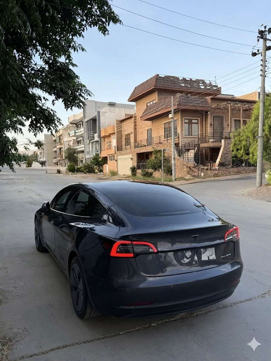 Tesla Model 3 DUAL MOTOR Long Range 2022

ئۆنلاینە سەیارەکە
دەبڵ ماتۆڕی لۆنگ ڕەینجە 
شەحنی بیلادی لەگەڵە
شەحنەکەی بەشی ٥٥٠ بۆ ٦٠٠ کیلۆمەتر ئەکات
یەک دەستە لەلای خۆمان بێ کێشە و پاتری و کامل کارەبای بەشەرت ئەدەم
بێ گۆڕاوە تەنها سنوقەکەی لێ کراوەتەوە و سنوقی خۆی کراوەتەوە سەری
یەک بست ساردی هەیە سنوقەکەی بێ ناوگرتن بێ ئێرباگ  هەموو گیانی بەشەرت بیلادیە

سەنەوی وڕەقەم و تایەی تازەیە 

*********** السليمانية, العراق

