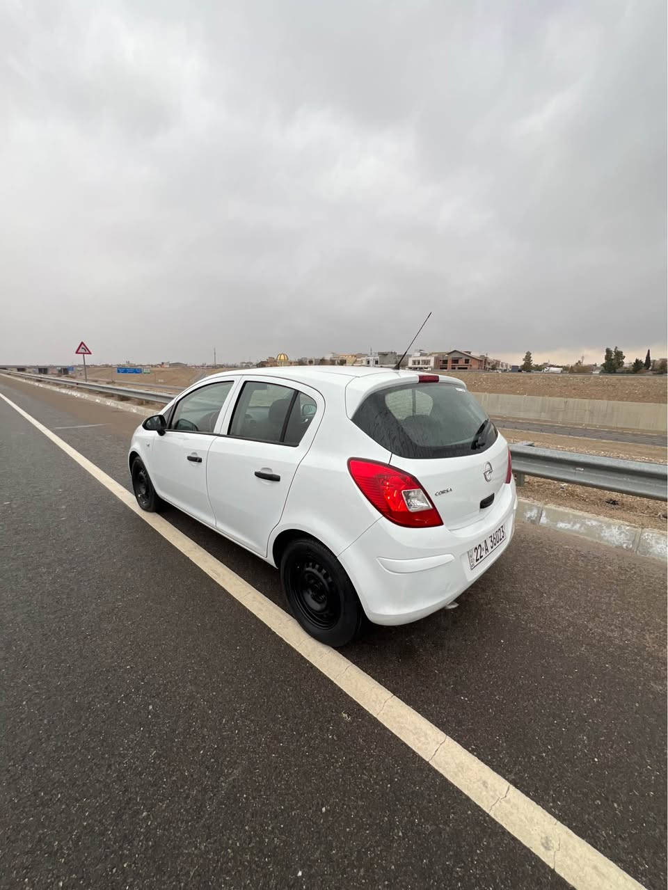 ئۆپل کۆرسا مۆدیل ٢٠١٤ 
سبوغ تەنها یەک بست هەیە وینەکە دیارە جاک کراوە لە جاملغی دواوە سکن  
مواسەفات گیر عادی جام کارەبایی 
تەبریت بەشەرت 
گیر و مکینە بەشەرت تەنها کاسکیتی گۆراوە 
٤ تایەی نوی گۆراوە 
پشت و پیشی هەموو نوییە 
سعر ٦٥$ کەمیک مجال هەولیر *********** أربيل, العراق
