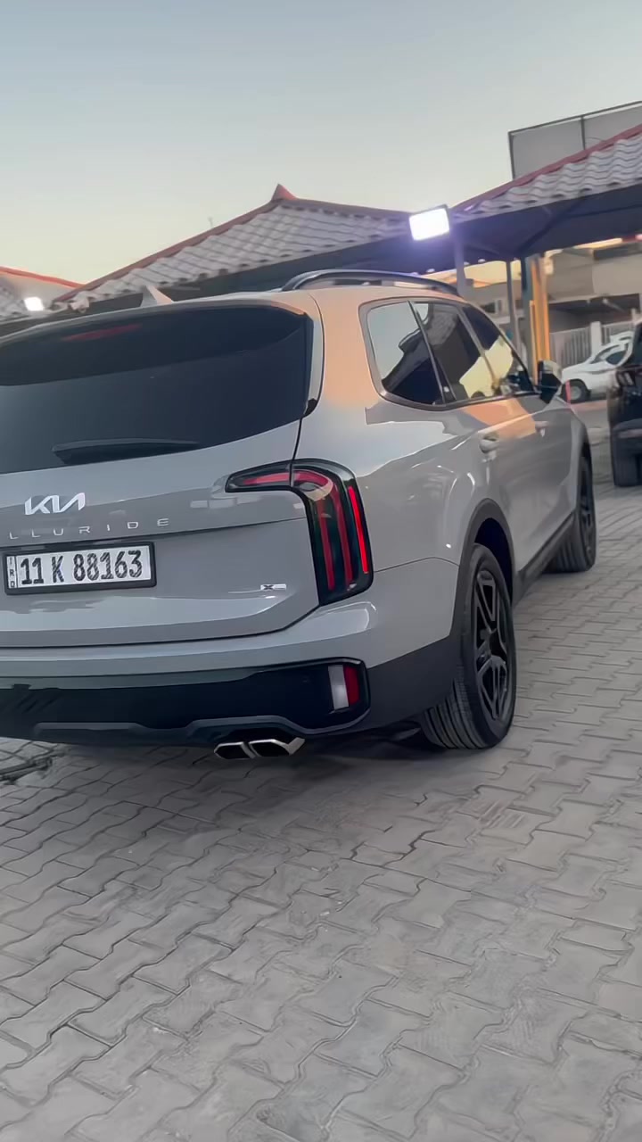 ‎كيا تيلورايد برستيج / اكس لاين (2024)🤍🔥
الفئة: PRESTIGE X-LINE
🚘 فول مواصفات 1/1 (أعلى فئة)
👈بدون ايرباكات  بدون تبديل 
🤏حادث كما موضح بالصور
🏁عداد المسافه 20الف ميل 
✨ فتحتين سقف 
🪞 مرايا شفط🔁 مرايا إشارات
🔥❄️ كشنات أمامية تدفئة وتبريد
🔥❄️ كشنات خلفية تدفئة وتبريد
👑 كشنات منفصلة VIP
🚀 تشغيل عن بعد
📡 رادار أمامي
📡 رادار جانبي
💡 لايتات LED زنون
🌤️ لايتات نهارية LED
📟 حساسات أمامية وخلفية
🎛️ هزاز ستيرن
🖥️ داتا شو أمامي (HUD)
💆‍♂️ مساج كشن السايق
🌈 إضاءة داخلية ليزرية
🎥 كاميرات 360 درجة
👁️‍🗨️ نظام النقطة العمياء
🛣️ تحذير مغادرة المسار
🧠 مثبت سرعة متكيف
🛑 مانع تصادم
🧳 باب خلفي كهرباء
💺 ميموري كشنات
🔊 نظام صوتي فاخر
⭐ (باقي المواصفات لو اضل اكتب ميخلصن 
📄 الرقم: بغداد دولي الجديد
مكان تواجد السيارة: بغداد.         
***********
