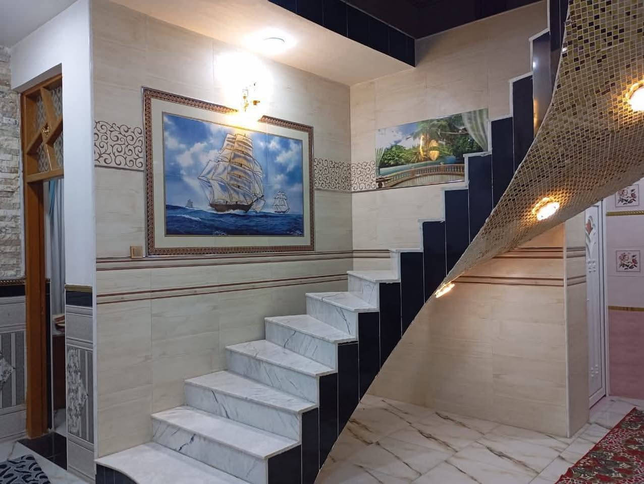 السلام عليكم متوفر بيت كامل من كل النواحي بناء طابوق 
بناء حديث 2023 مساحة البيت 700 طابو زراعي سند 25
متوفر ماء وكهرباء ومدارس قريبه  ابتدائيه متوسطه إعدادية مركز صحي 
للاستفسار اتصل 🗣📲📞***********
