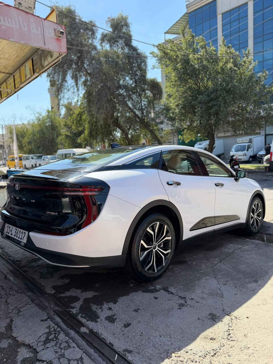 سلام عليكم
كراون 2023 هايبرد
اسود وابيض 
ماشيه 36 الف
رقم بغداد
خزن ميموري
نظام سمعات jbl
3 وضعيات قياده
مثبت سرعة
قياده ذاتيه
شحن لاسلكي
حساسات 
كامرات 360 درجة + رادار
سيارة مابيهة نقص وبيها فقط بارد مكانين 
السعر 355 وبيها مجال بسيط 
للتواصل ‭0784 050 6070
