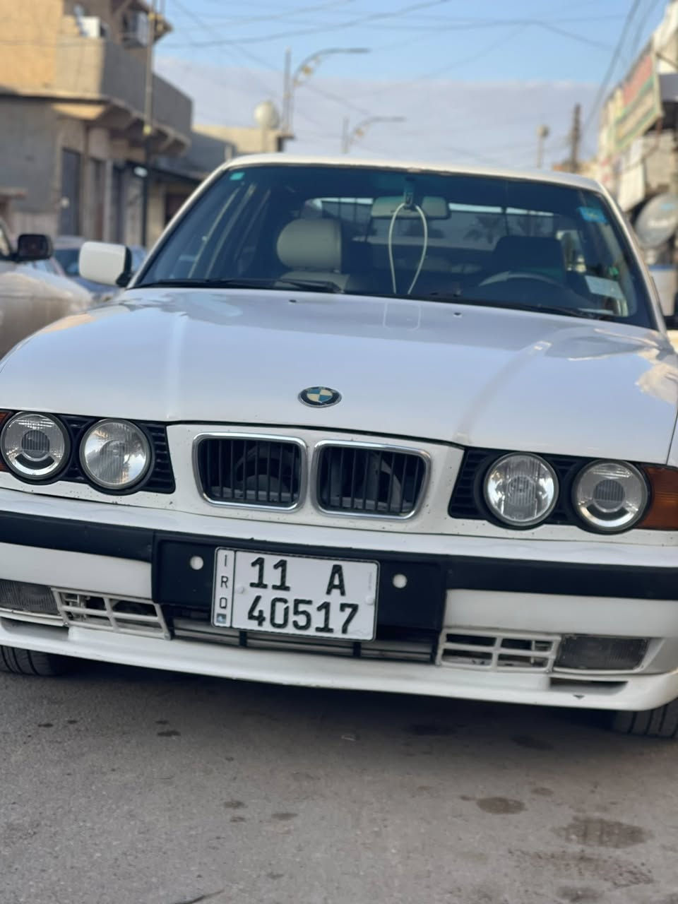 #وين_اليدور_بلادي_ومامتعوب BMW 
جديدً -جديد-جديد 👌
موديل 1990 بچم عريض ✅

رقم بغداد مشروع وطني ب اسمي 

فول كهرباء ✅
گير محرك جديد✅

حداده وصبغ حزام قبل سبوع✅ 

تخم تاير👍🏻

 وصدر امامي خلفي جديد 👍🏻

الأحرف كلها شغاله من الشركه ✅

حاسبه شغاله ✅
👍🏻✅
ماشيه 71✅

السياره عليها إدامه كامله اي نقص ماكو ✅

تدفئه شغال✅
تبريد نقص غاز ✅

فتحه سقف كهربائي✅

سياره بيها مواصفات هواي 

 
السعر 80وبيها مجال 

 اتصل وتدلل ***********
