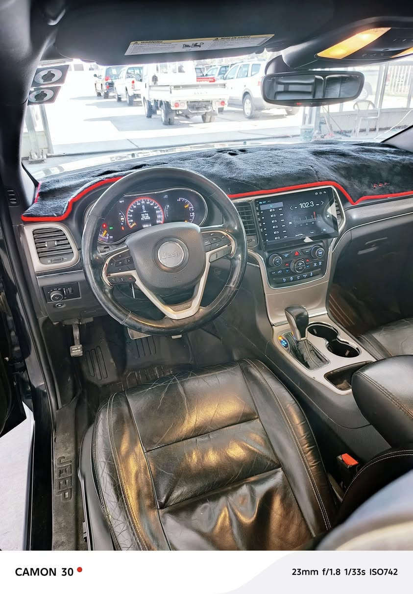 سلام عليكم للبيع جيب لاريدو موديل 17 ماشيه 190الف ضرر باب صبغ وجاملغ بارد فول مواصفات عده الفورويل والفتحه السعر 210وبيها مجال الاستفسار على هذا الرقم ***********
