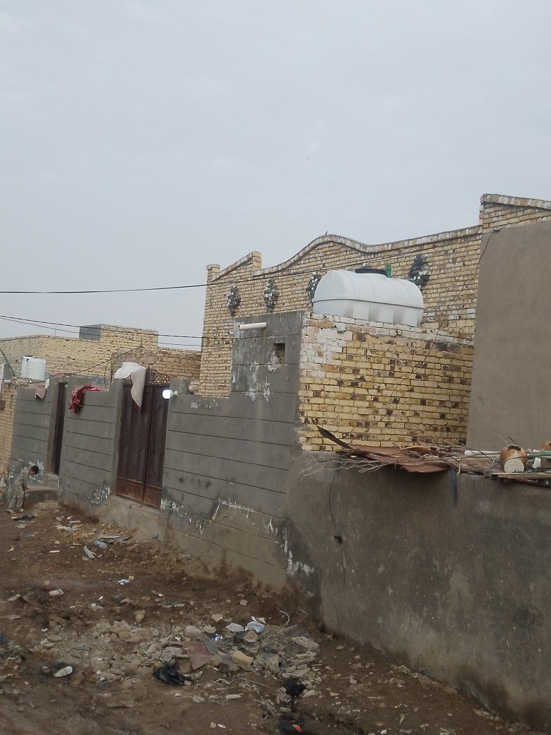 بيت للبيع حي ال بوفاسه بناء جديد يتكون من غرفتين ومطبخ وبراني وصحيات سطح شتايكر خدمات ماء وكهرباء بالباب
وباقي التفاصيل اتصل ***********
