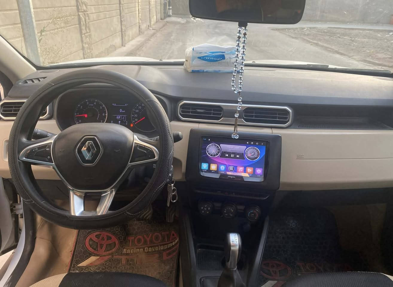 hsam22
رينو داستر 19 للبيع خليجيه مكفوله باسمي مكانه بابل رقم دولي باسمي تحويل وين متريد محرك 1600 گير
وبيه مجال بصيط للشراي شاشه اندرويد وكامره وحساسات وتحكمات ستيرن سياره تخبل جاهزه من كلشي متواجد واتس اب *********** 
سعر 95 وبيه مجال بصيط للشراي
