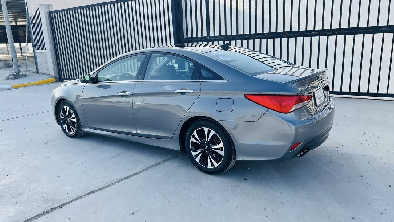 تحيه طيبه…❤️
سياره للبيع نوع هونداي سوناتا 
موديل ٢٠١٤ 
رقم بغداد حره باسمي سنويه ولوحات وهزه جدد دولي مشروع وطني 
لون رصاصي 
.
وارد امريكي حادثها جاملغ وبنيد فقط والباقي مكفول 
.
مواصفات فول 1/1 لمتدد للاخير 
مكينه ٢٠٠٠ تيربو طيران ✈️
كير اوتوماتيك+ عادي 
بصمه تشغيل+ابواب
شاشه كبيره بلاديه 
كامره 
كشنات جلد 
كشنات كهربائيه 
تبريد وتدفئه كشنات 
تحكم ستيرن جهتين 
فتحه بانوراما 
دبل صالنصه 
رادار جانبي 
تبريد امامي وخلفي 
ماشيه ٩٢ الف فقط حقيقي 
وسعرها ١١٦ وبيها مجال بسيط بعد المعاينه 
ومكانه بالكوت مركز المدينه 
وهذا رقمي ***********
