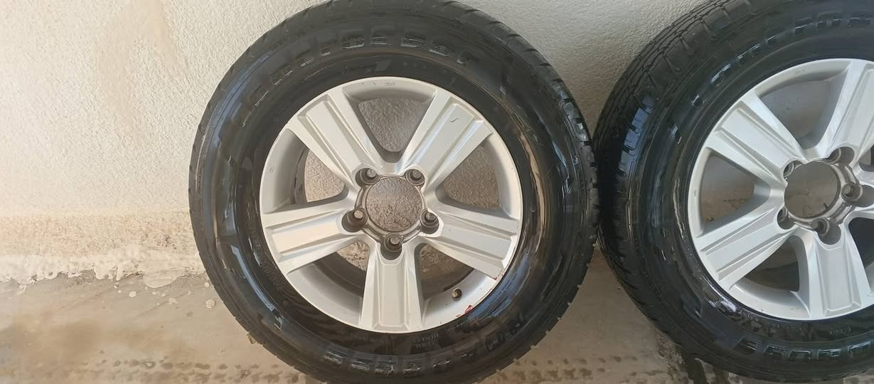 السلام عليكم تايرات و ويل كب نظافه 70بلميه للبيع 800 الف وبيهم مجال ***********
