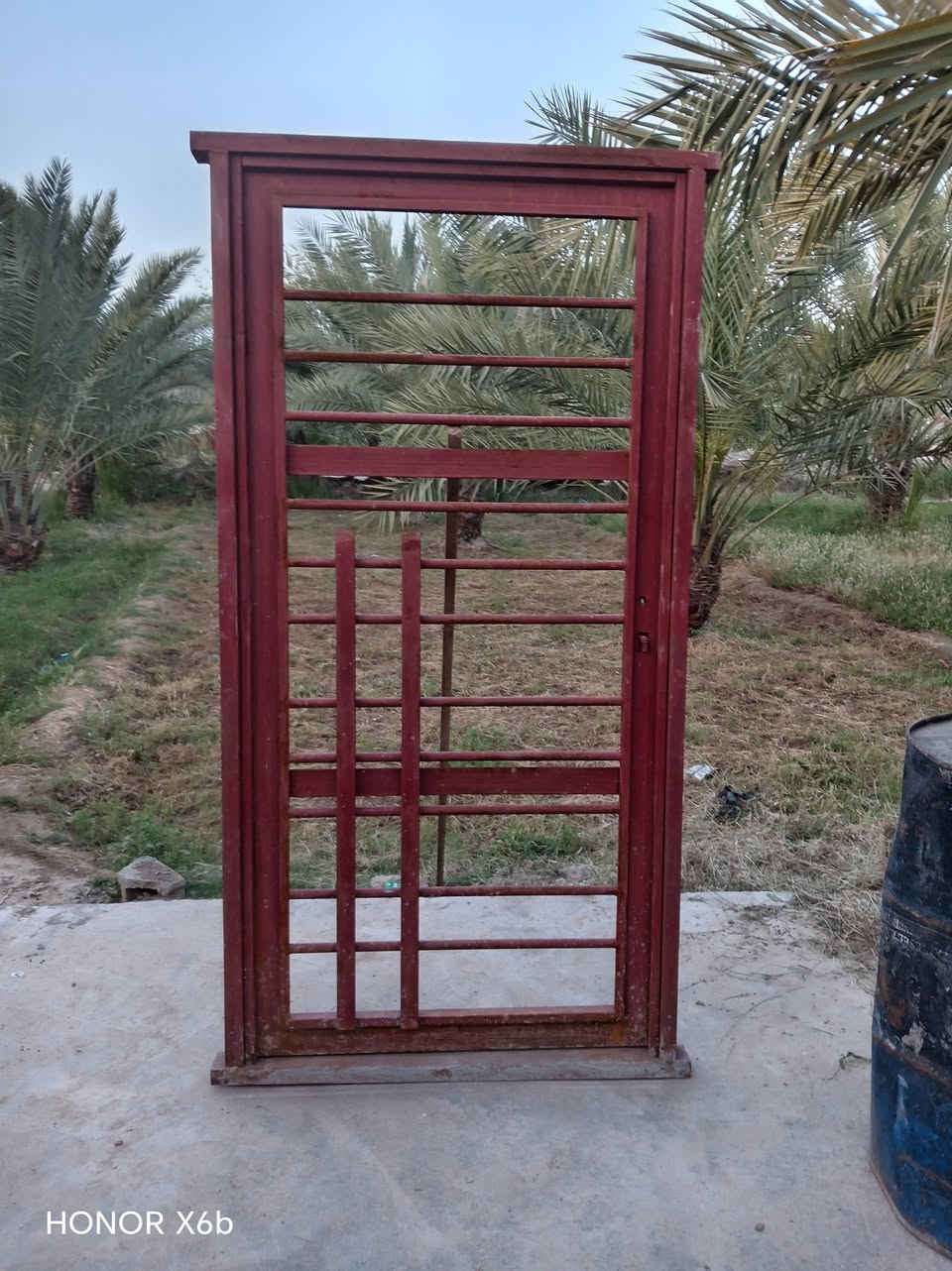 سلام عليكم ورحمة الله وبركاته
من رخصت مدير الكروب المحترم

عندي باب حديد البيع جديد  جنل مو شخاط
لارتفاع  2 متر    والعرض 1 متر 

وعندي مبرده  جديده  البيع

العنوان اللطيفيه حي المزرعه
 
اي استفسار لاتصال بالرقام 
***********

***********
