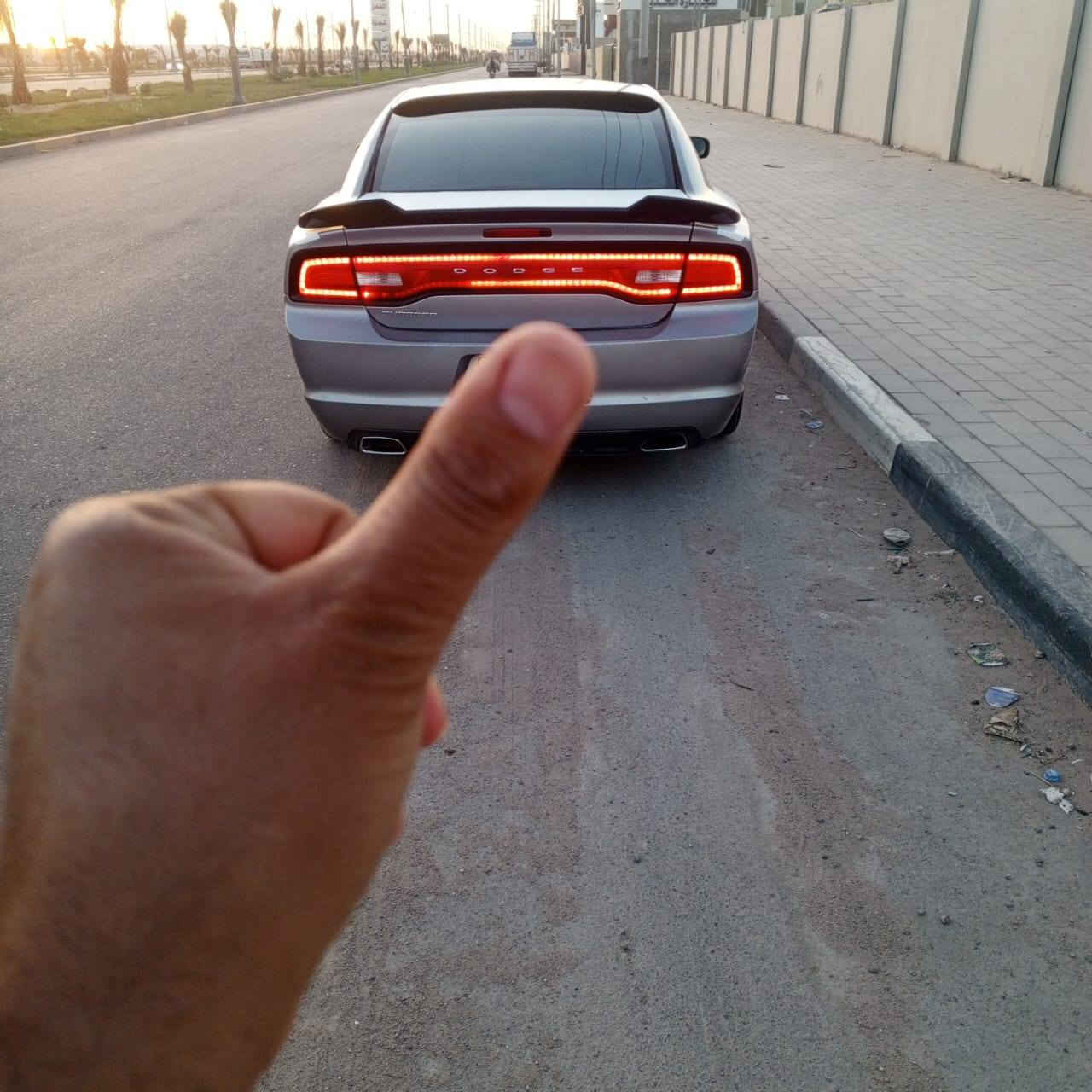 رقم صاحب السياره. ***********.. ادوات يعني كلك يعني مو اصوليه جارجر مديل 14 بيه كص وسياره متوم شمالي هزه وملصق جامه رقم نكليزي تخم تاير تبريد تدفئه جديد منضومه زنون شاشه جبيرا كامرا بك بيه ويل 17محرك 3600 السعر 58 ورقه وبيها مجال للطيبين.
