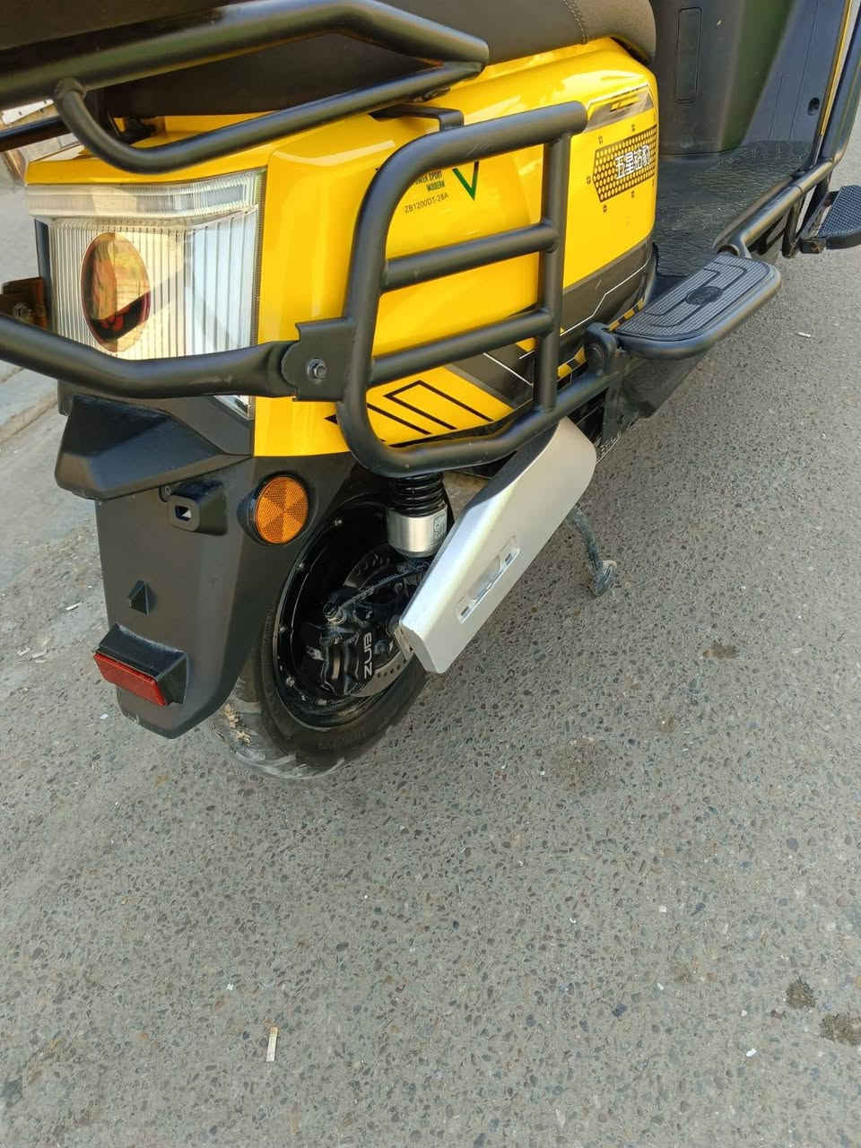 للبيع دراجه مواصفات معروفه ميحتاج اشرح  ماخذهه بمليون و 350 سبب البيع محتاج قفلهه 900 مكاني بغداد كفاءات العبيدي *********** واتساب
