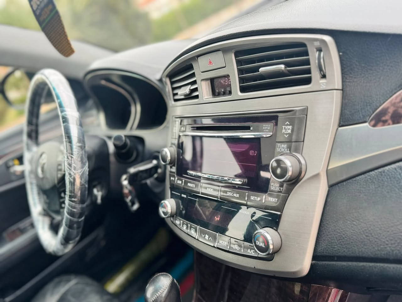 تويوتا افلون موديل 2012 ( ليمتد )
فول مواصفات امريكي كلين 
  6V بيع ومراوس شمالي فقط 
شاشة كبيرة لمس كاميرا حا سلايت 
فول مواصفات شاشة كبيرة لمس كاميرا
حاسة رادارات كشن جلد كشن 
 محرك 6 سلندر  تحكمات ستيرن 
سيلاد فتحة سقف كشن حار و بارد
سيارة جديدة جدا ماشية 189 الف 
وارد أمريكي بدون حادث كلين  
محرك كير  بشرط مامفتوح 
سيارة حيل نظيفة كلشي عل بلاد جديد 
سنوية هزة كلشي جديد مدفوع لـ
باسمي السنوية بشرط تحويل وغرامـة
سيارة مابيـها دينار مصرف كامل من كل نواحي
 سعر 180 
اي استفسار ***********
مكان السياره خانقين
