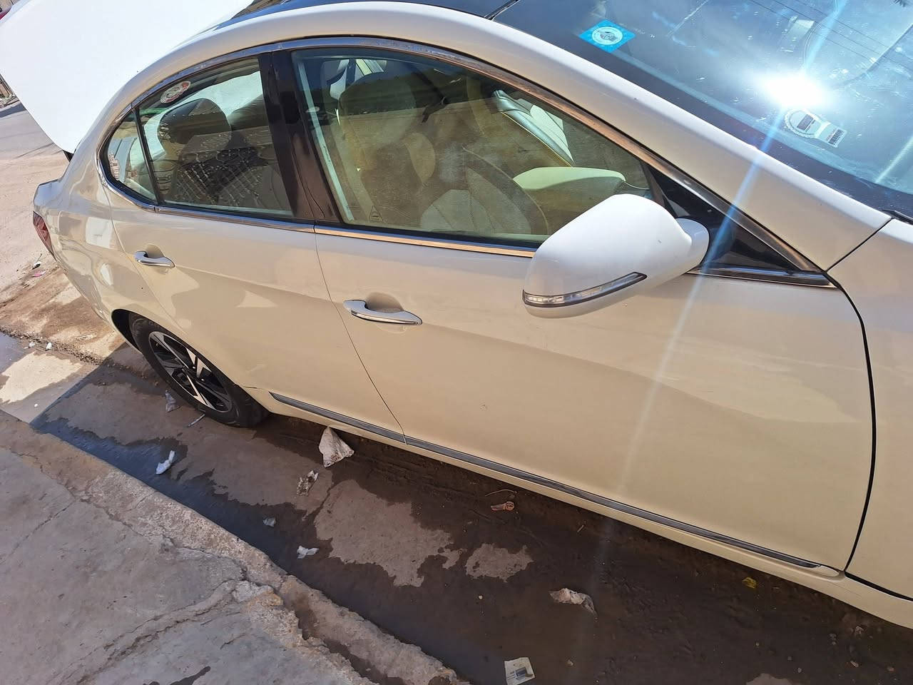 سلام عليكم 🌹
للبيع: كيا كادنزا موديل 2011
رقم: محافظ حلة / مشروع وطني
تحويل حلة → بغداد
المواصفات:
• فئة VIP فول مواصفات
• شاشة + تحكم ستيرن
• إشارات بالمرايات
• تبريد قطعتين (أمامي وخلفي)
• سقف بانوراما
• سيارة جاهزة من كلشي ولا تحتاج صرفية
الملاحظات: ضربه بيه 
• جاملغ 
• صبغ أحزام تجميلي (لأن اللون أبيض لؤلؤي نحس)
• موجود صور قبل الصبغ
• نقص: دبل امام 
• تبريد يحتاج غاز (أسويه أني إذا صارت القسمة)
الفحص:
افحص وخذ سونار واقتنع، السيارة نظيفة وتستاهل 👍
التواصل:
مكلف بالنشر وموجود قليل بالفيس،
اللي يحب يتواصل اتصال أو واتساب:
📞 ***********
عمران أبو مهدي
السعر: 97 ألف دولار
بيه مجال بسيط جداً للجادين فقط 🚗💎
مكان سيارة 🚗 بغداد سيدية
