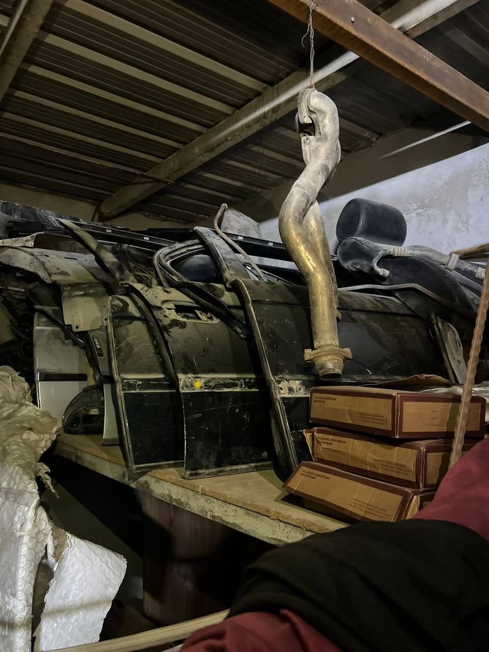 سلام عليكم شباب غراض BMW خفاش كاسح بيبان +بنيد+ صندوق +دعاميات امامي خلفي اكو اصلي زوج وتجاري زوج 
ارضية داخلية ليتات بك￼ ليت ستيرن كهرباء مري يدات داخل وخارج تنتة عندي هواي غراض بعد ما ذاكرهن التواصل على الرقم (***********)
(***********)
مكان بغداد الزعفرانية
