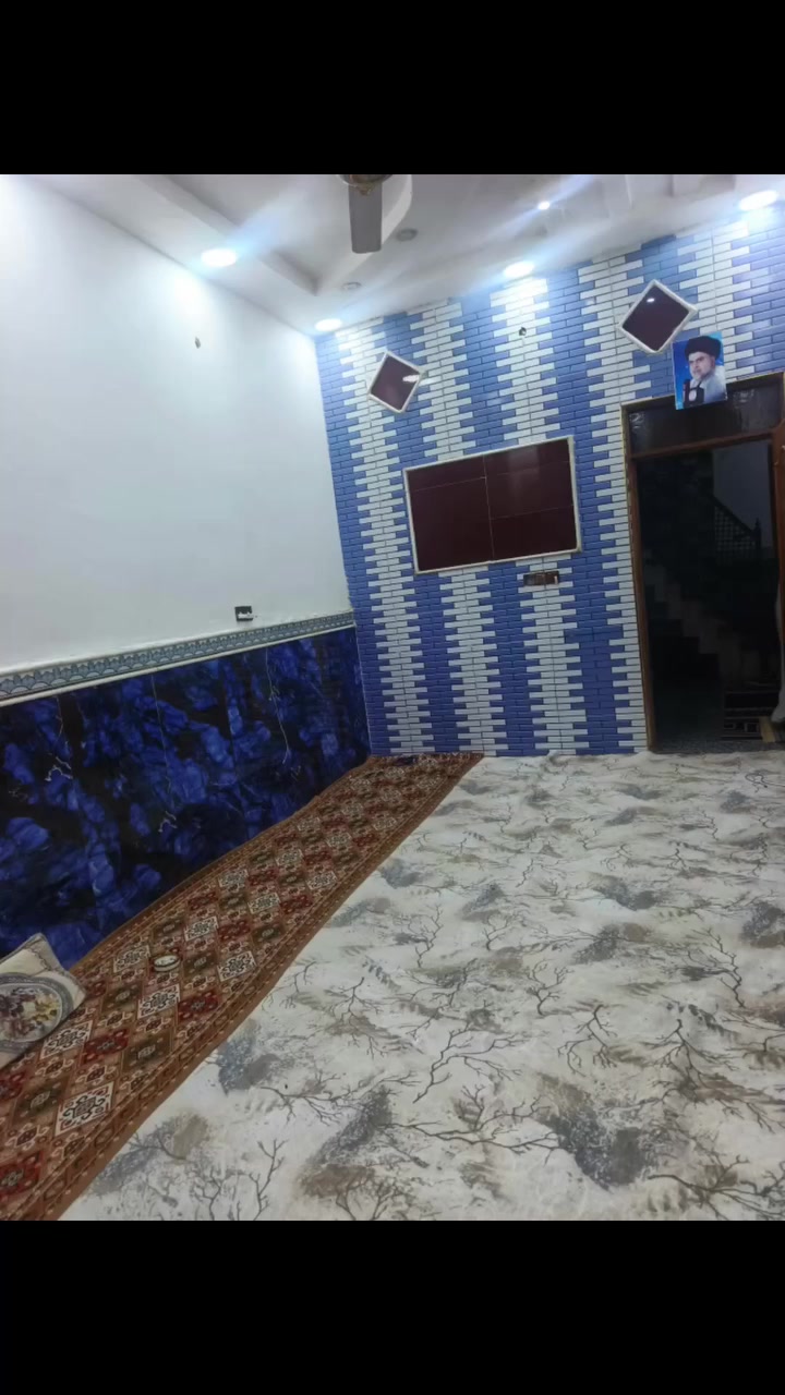 ياالله
سلام عليكم
البيت البيع طابو صرف
مساحه((200)) متر بناء حديث
يحتوي على استقبال وصاله ومطبخ
وغرفتين نوم صحيات داخليه و صحيات 
خارجيه طابق ثاني غرفتين نوم وصاله 
الماجديه سيد عاشور قرب ٤سايدات سيد جميل استفسار اتصل ((***********) (
((***********)) اخوكم أبو عراق....
