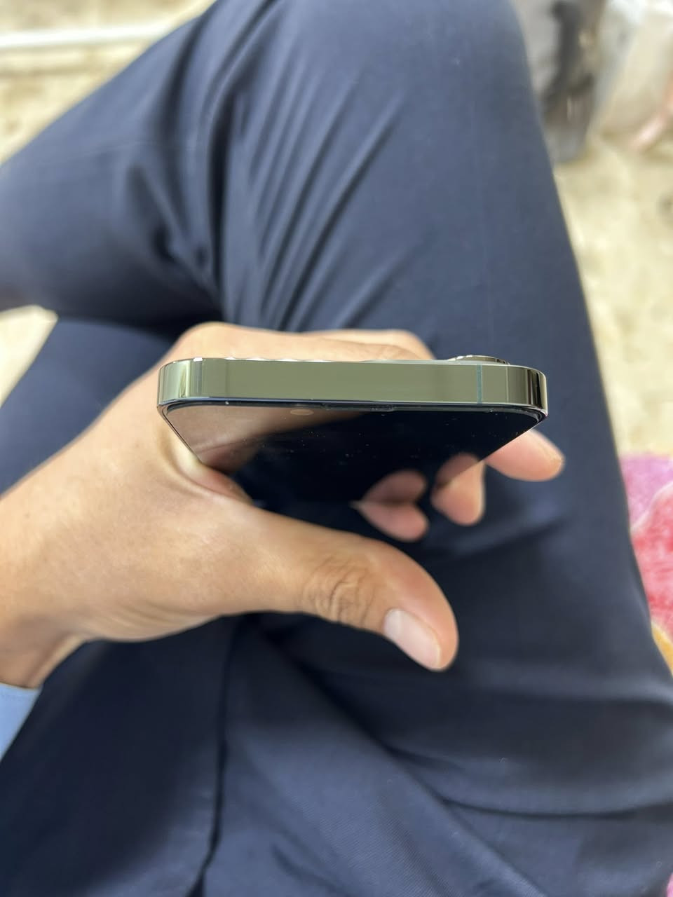 السلام عليكم 13 برو فقط الصغير ذاكرة 256 بطارية 94 نظافة 100 كلشي ممبدل بي مكفول ب 575 الف مكاني بغداد اليرموك ***********
