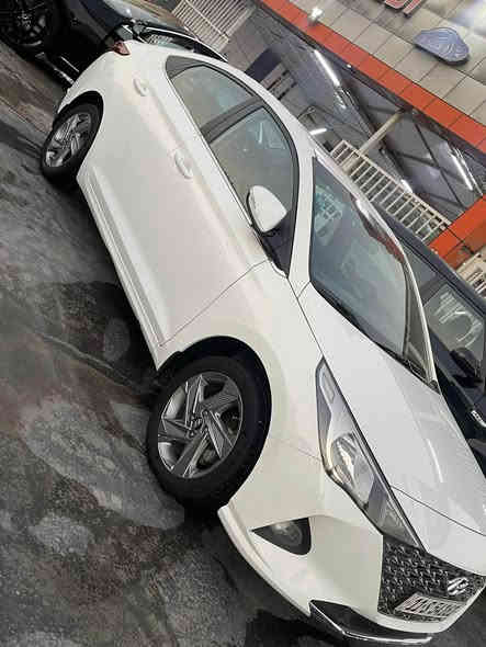 السلام عليكم هونداي اكسنت 2023  

خليجي رقم بغداد الدولي الجديد مواصفات فول اللون ابيض 

ماشيه 57 الف كيلو بيها بارد فقط الباب الخلفي والباقي مكفول 

ضمان شركة هونداي الاولى 

مكينه 1.6

فتحه سقف 

شاشه كبيره اصليه 

كامره خلفيه 

مري كهرباء 

ويل كب 

بلوجكتر امامي 

تبريد قطعتين 

تحكم ستيرن 

دبل ايرباك 

حساس تايرات 

الاتصال ‭0772 769 1007‬

بغداد /  الوزيريه بغداد
