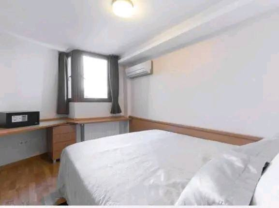 السلام عليكم 
الدلال ابو طارق 
عقارات ( بيع + شراء + ايجار ) 
كافة العقارات ( دور سكنية + مشتملات + محلات + بنايات + عرصات ) 
مع توفر كادر كامل لكل الاحتياجات الصغيرة والكبيرة ( بناء + ترميم + تأسيس ماء وكهرباء ومجاري + خزانات وسخانات  + صبغ ) 
انسب الاسعار في التعاملات 
للمعلومات الاتصال على الرقم ***********
