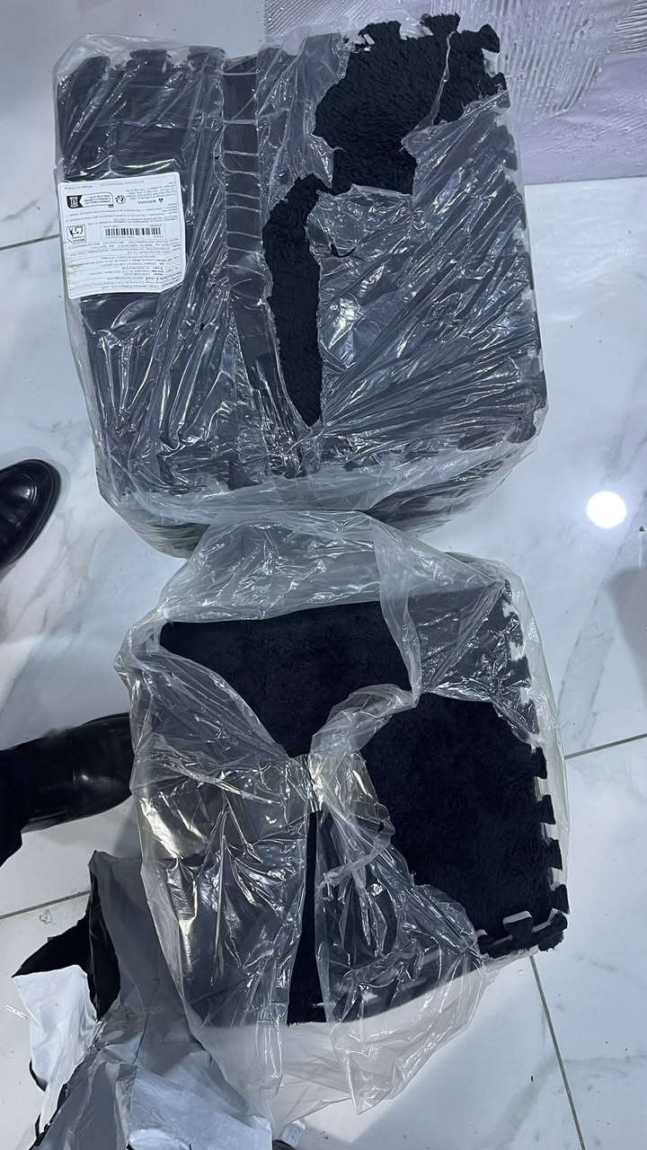 ٨٥ قطعة 
قياس
٤٠ في ٤٠

سعر ٣٥ الف

توصيل موجود

@highlight


**إذا كنت صاحب هذا الإعلان وتريد حذفه لأي سبب، رجاءا أرسل رسالة إلى الدعم الفني**